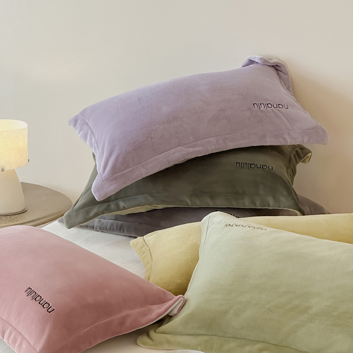 91家纺网 家纺一手货源 找家纺 JUICY 橘滋家纺 2025新款高奢软糯质感极简慕斯牛奶绒四件套-布拉格冬日 组合图