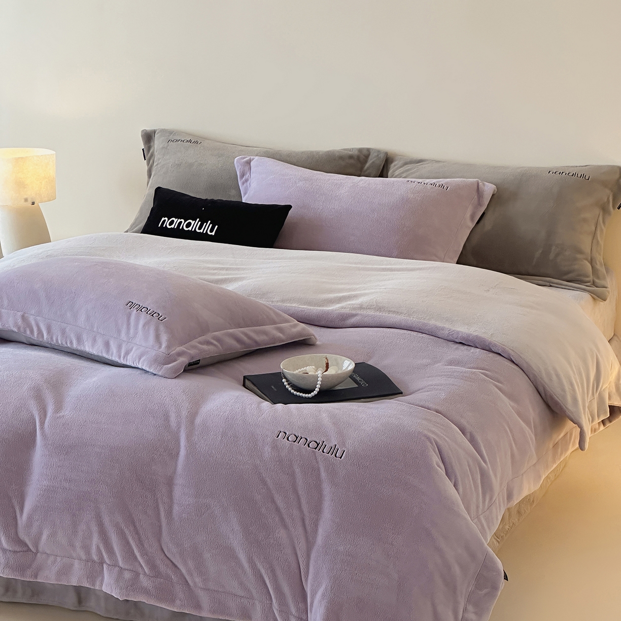 JUICY 橘滋家纺 2025新款高奢软糯质感极简慕斯牛奶绒四件套-布拉格冬日 布拉格冬日-洛桑紫