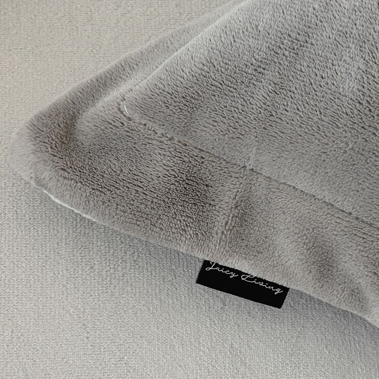 91家纺网 家纺一手货源 找家纺 （总）JUICY 橘滋家纺 2025新款高奢软糯质感极简慕斯牛奶绒四件套-布拉格冬日