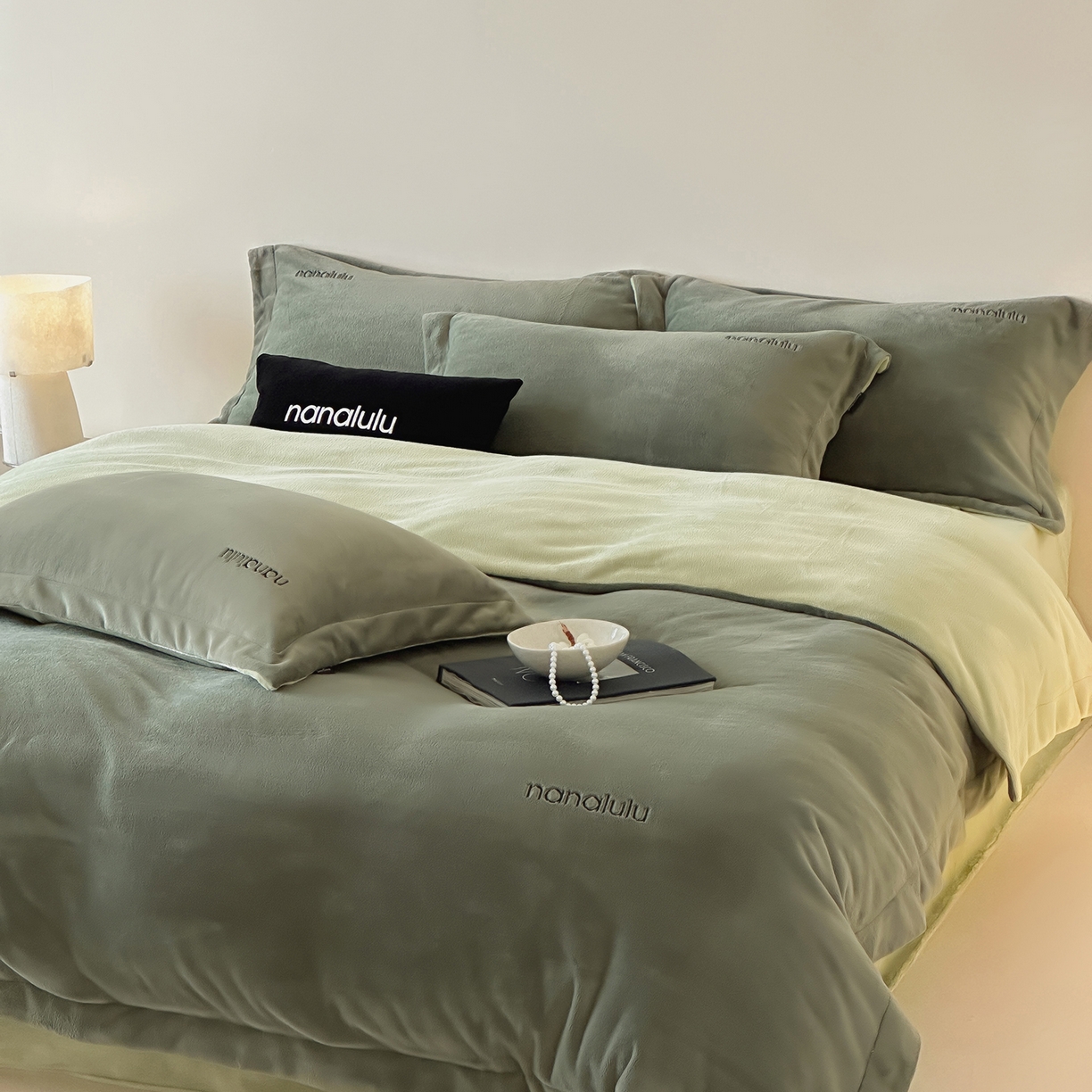 JUICY 橘滋家纺 2025新款高奢软糯质感极简慕斯牛奶绒四件套-布拉格冬日 布拉格冬日-苍苔绿