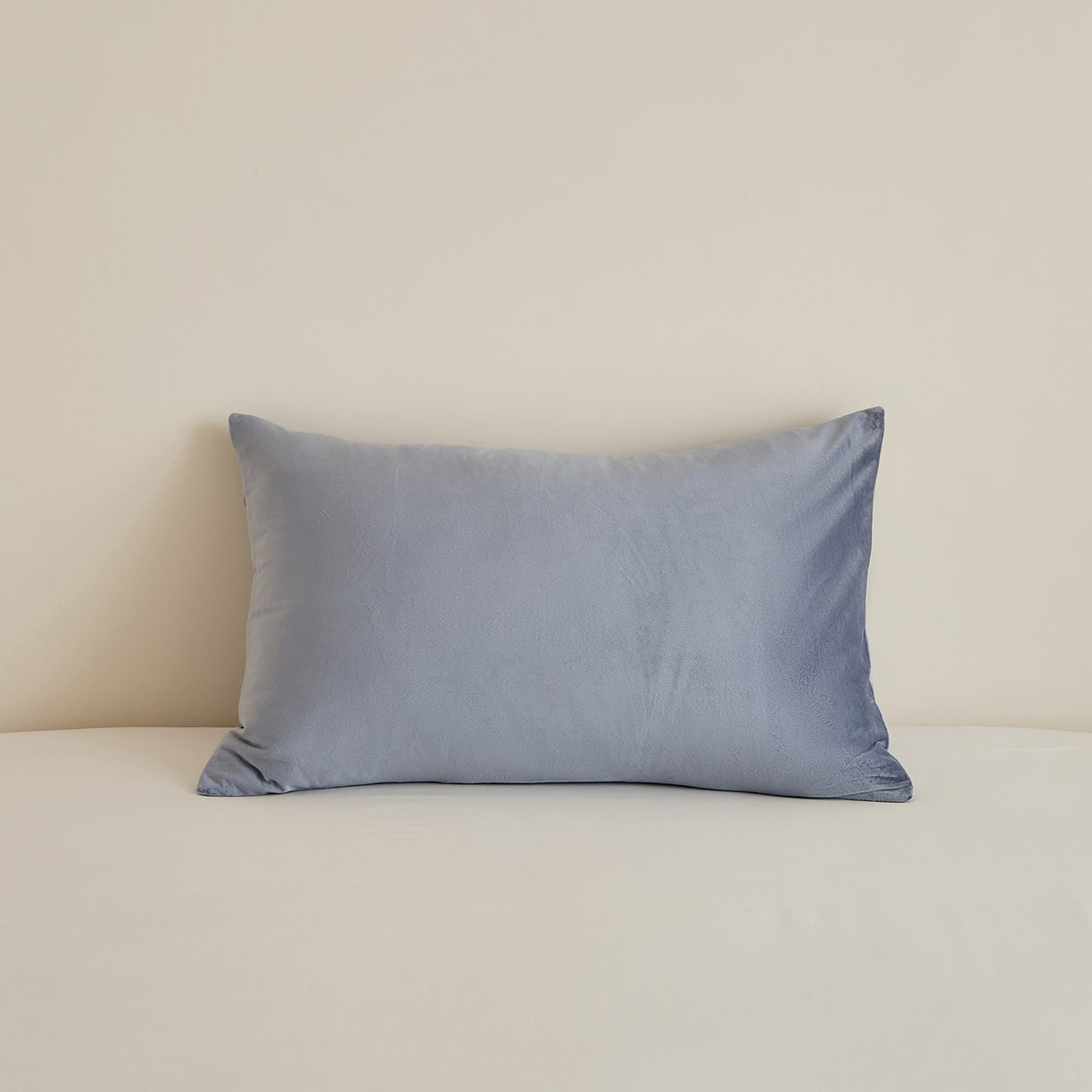 EH家居 2025新款七度灰宝宝绒枕套系列 蓝灰色