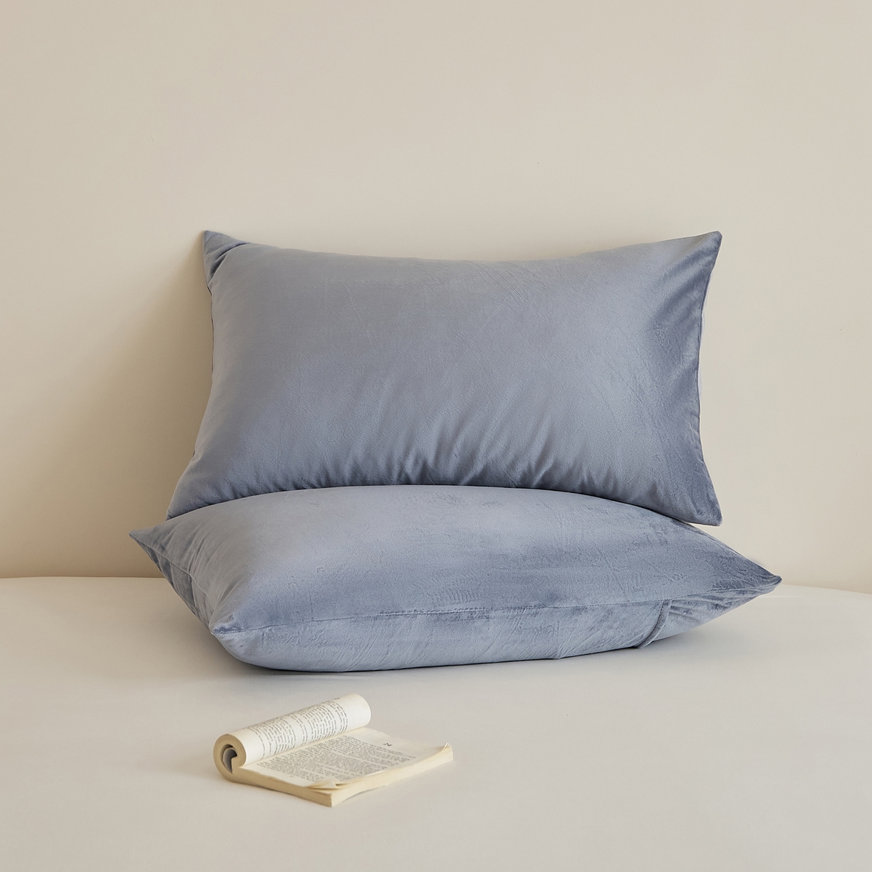 91家纺网 家纺一手货源 找家纺 EH家居 2025新款七度灰宝宝绒枕套系列 蓝灰色