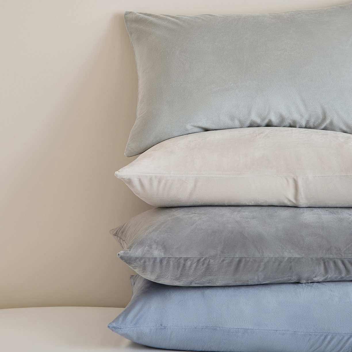 91家纺网 家纺一手货源 找家纺 EH家居 2025新款七度灰宝宝绒枕套系列 组合图仅供展示