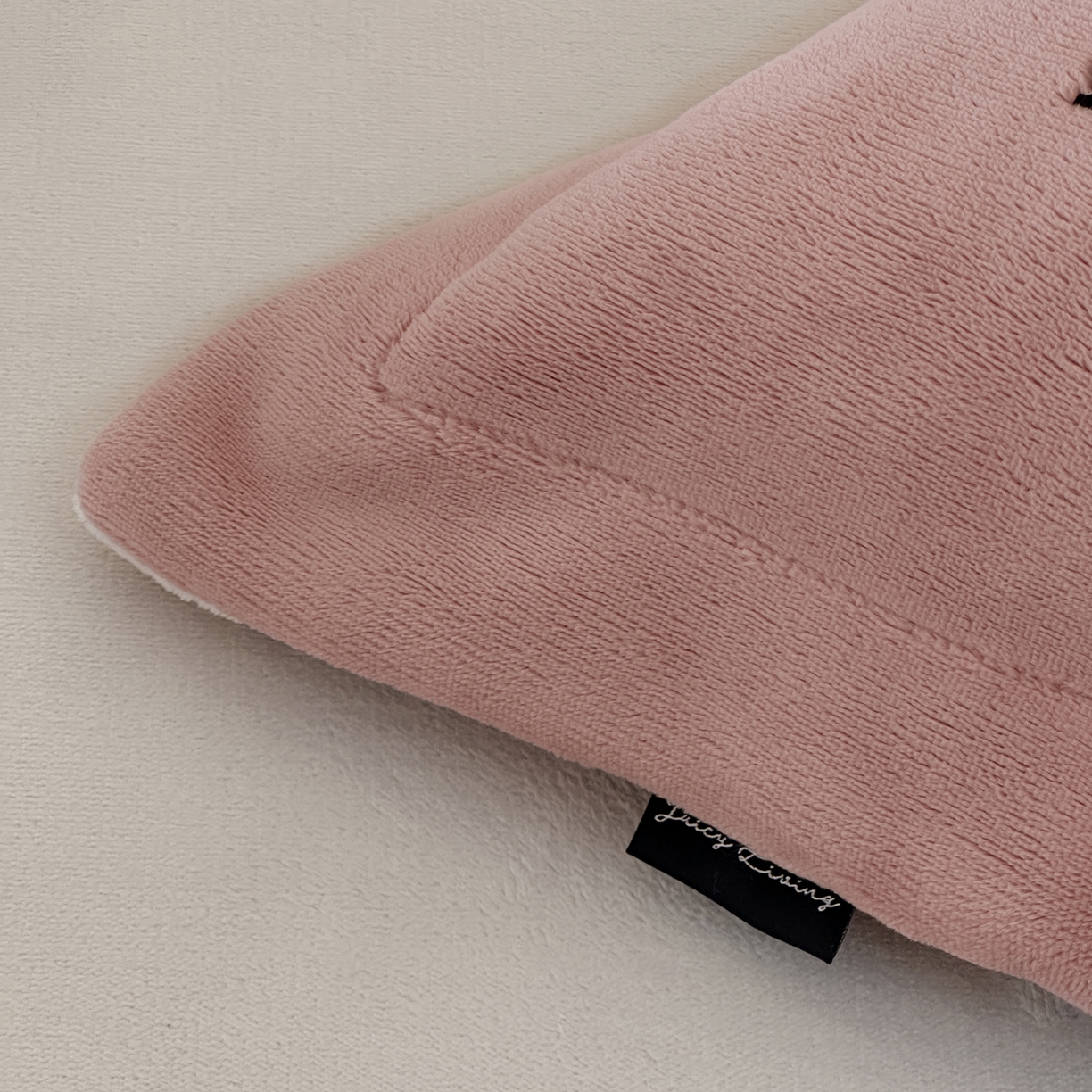 91家纺网 家纺一手货源 找家纺 JUICY 橘滋家纺 2025新款高奢软糯质感极简慕斯牛奶绒四件套-布拉格冬日 布拉格冬日-复古杏粉