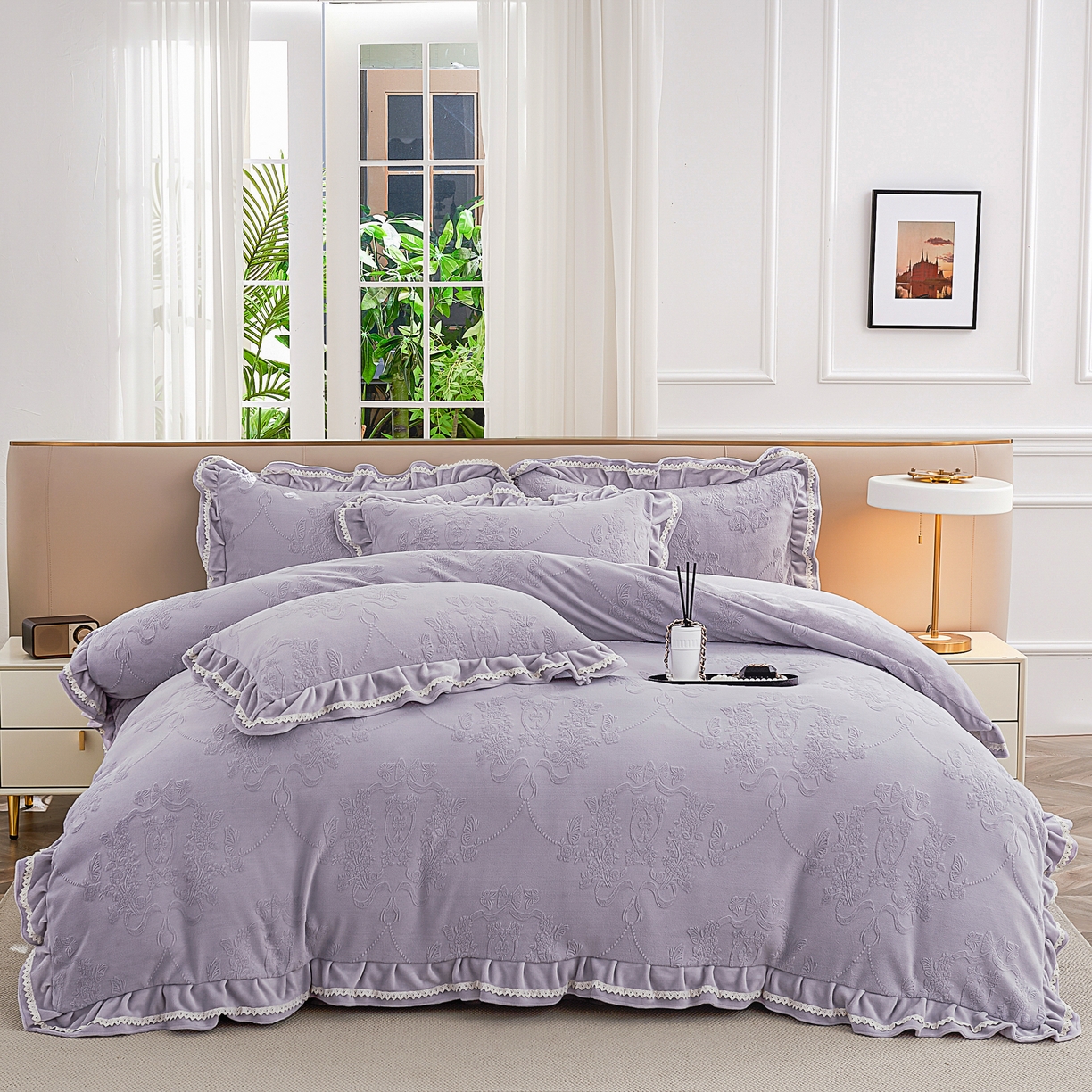 91家纺网 家纺一手货源 找家纺 （总）2025新款纯色雕花全消光牛奶绒蕾丝绣花被套夹棉床裙 床盖款四件套（控价268)