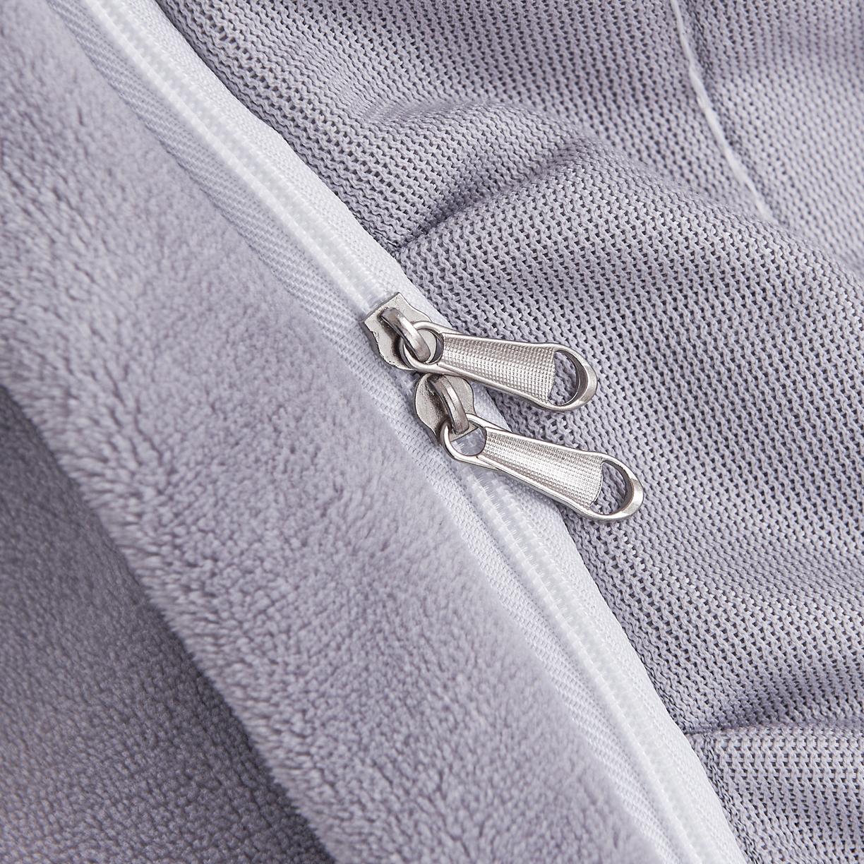 91家纺网 家纺一手货源 找家纺 2025新款纯色雕花全消光牛奶绒蕾丝绣花被套夹棉床裙 床盖款四件套（控价268) 淡紫