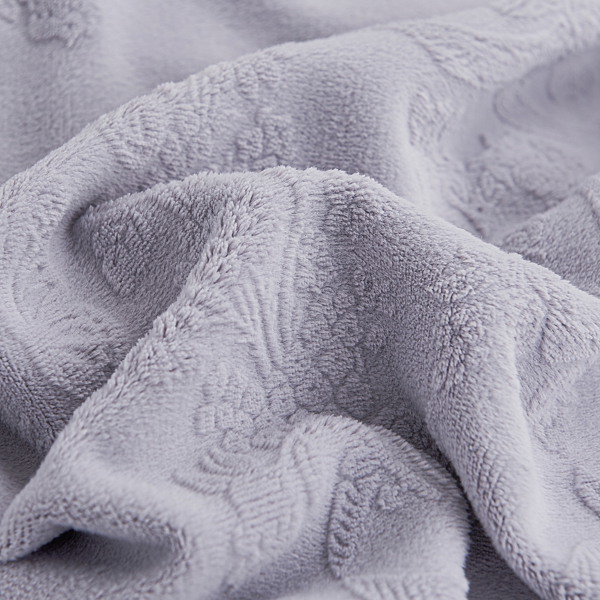 91家纺网 家纺一手货源 找家纺 2025新款纯色雕花全消光牛奶绒蕾丝绣花被套夹棉床裙 床盖款四件套（控价268) 淡紫