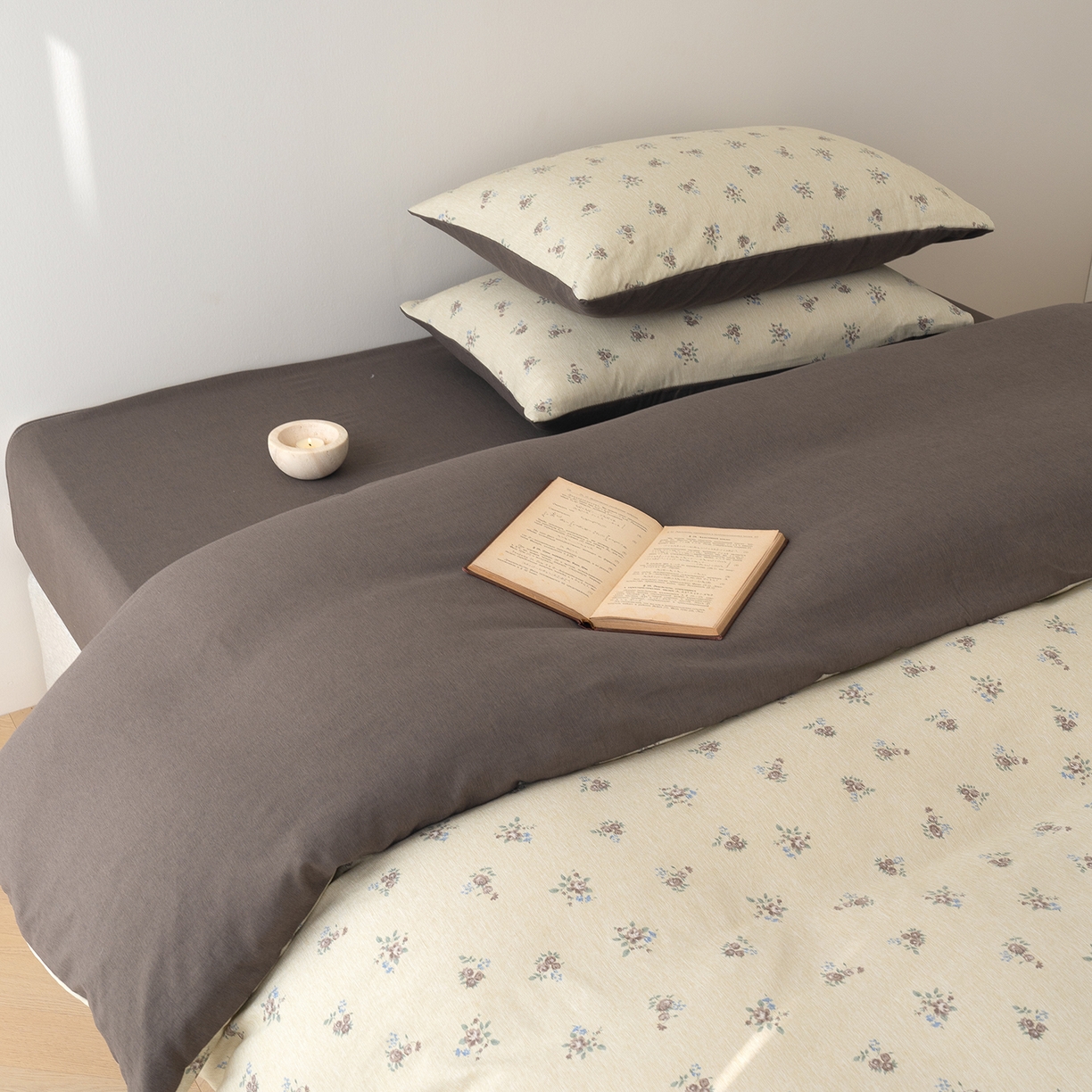 91家纺网 家纺一手货源 找家纺 竹合家纺 2025秋冬新款加厚磨毛色织暖绒系列针织四件套高克重 春见