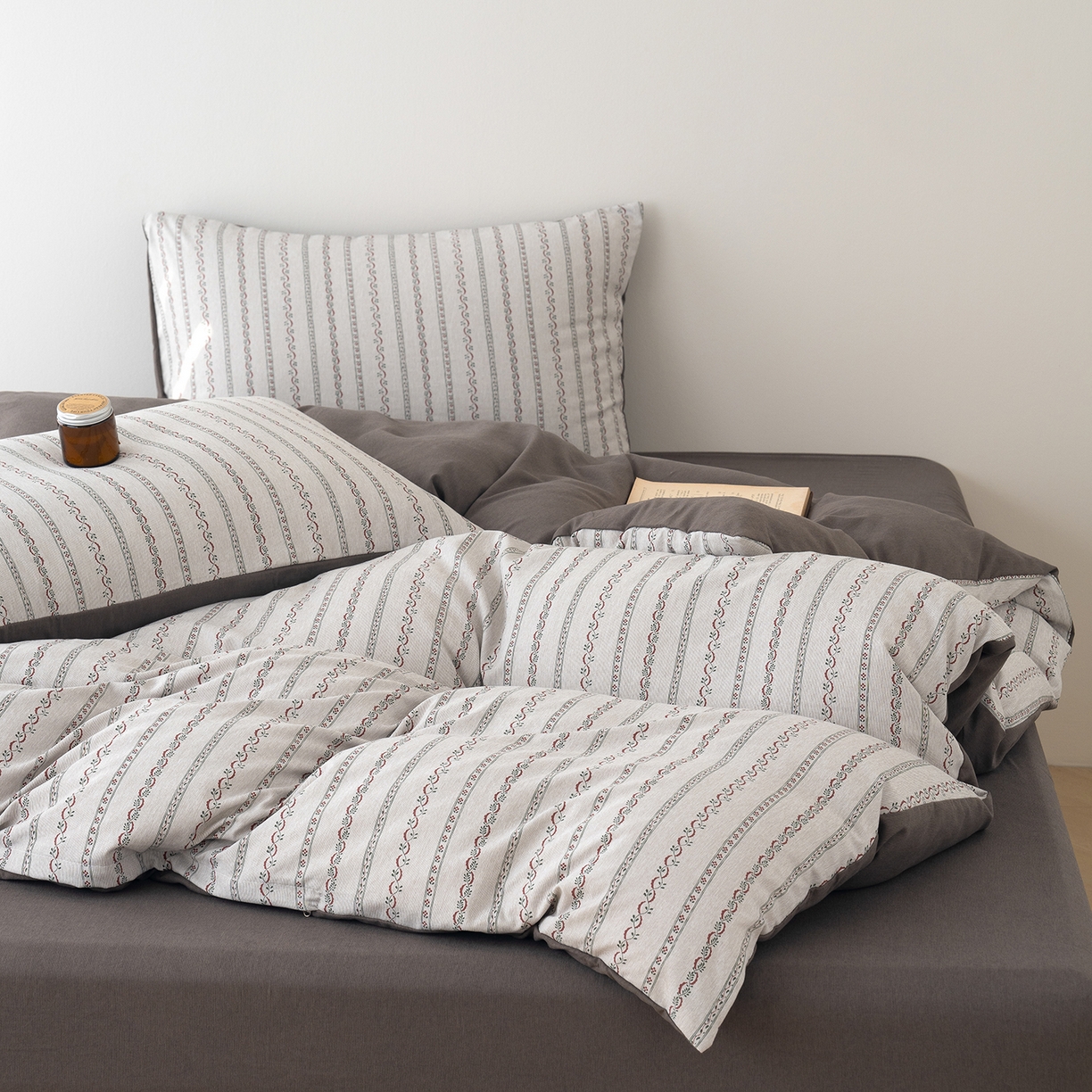 91家纺网 家纺一手货源 找家纺 竹合家纺 2025秋冬新款加厚磨毛色织暖绒系列针织四件套高克重 绅士灰