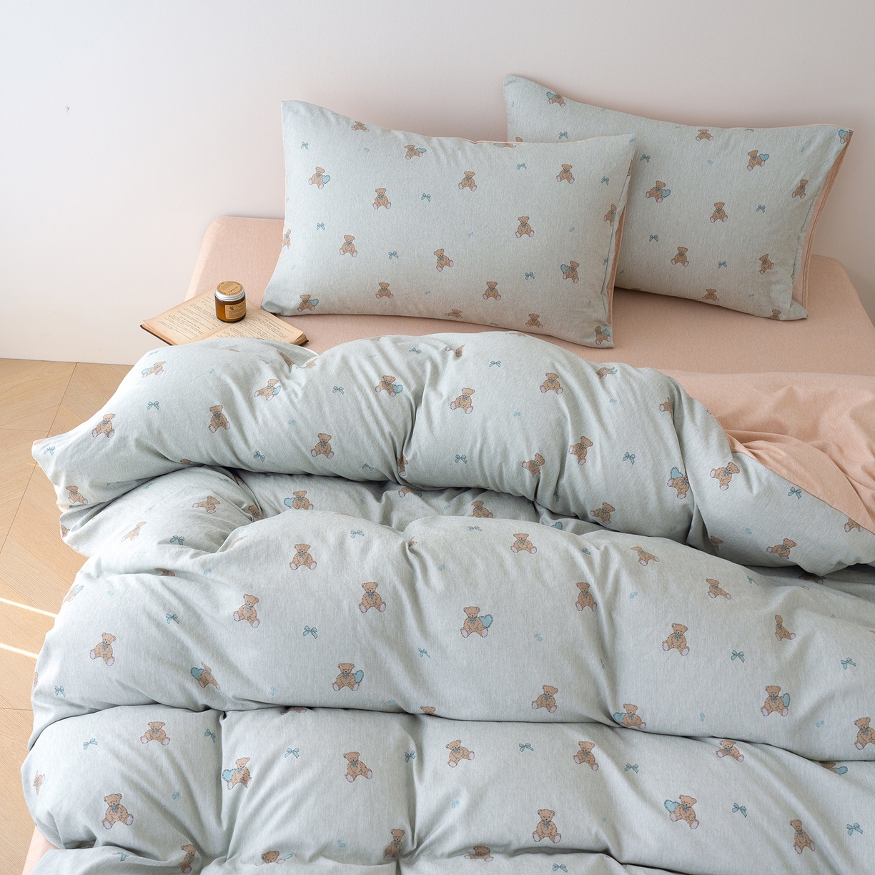 91家纺网 家纺一手货源 找家纺 竹合家纺 2025秋冬新款加厚磨毛色织暖绒系列针织四件套高克重 小熊维尼