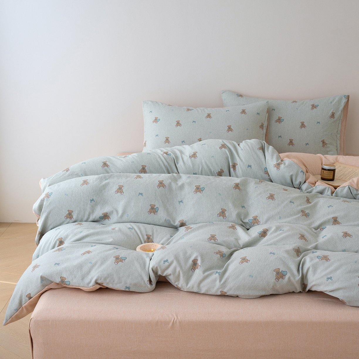 91家纺网 家纺一手货源 找家纺 竹合家纺 2025秋冬新款加厚磨毛色织暖绒系列针织四件套高克重 小熊维尼