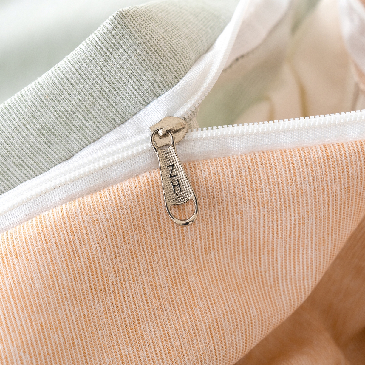 91家纺网 家纺一手货源 找家纺 竹合家纺 2025秋冬新款加厚磨毛色织暖绒系列针织四件套高克重 小熊维尼