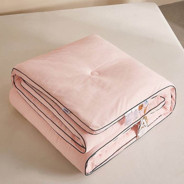 91家纺网 家纺一手货源 找家纺 一诺家居 2025新款立体提花大豆被单边冬被学生宿舍单人被褥 棉意 柔感粉