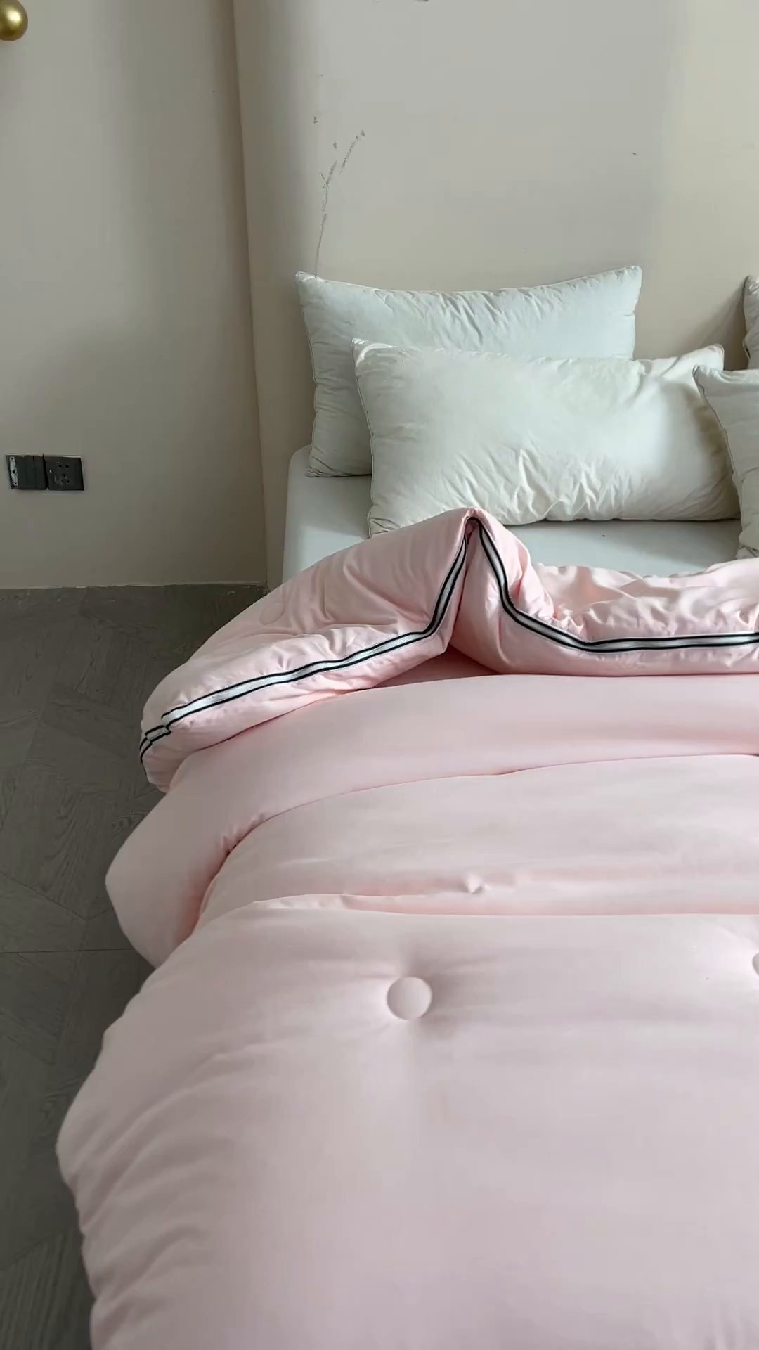 91家纺网 家纺一手货源 找家纺 一诺家居 2025新款立体提花大豆被单边冬被学生宿舍单人被褥 棉意 柔感粉