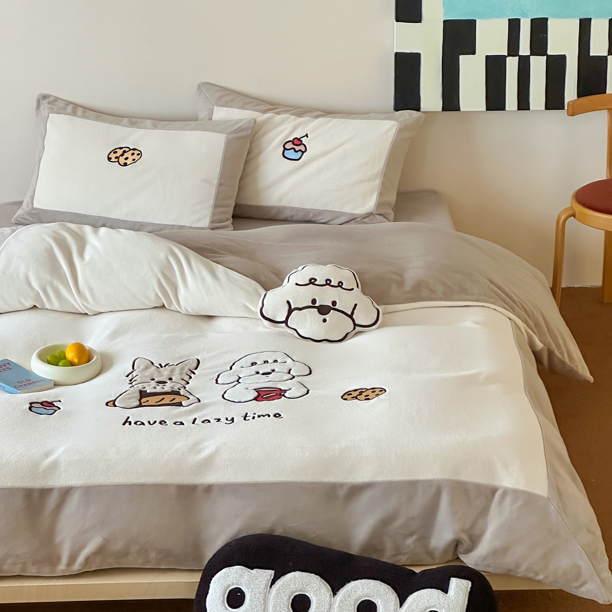 91家纺网 家纺一手货源 找家纺 爱丽丝 2025新款230克全消光牛奶绒贴布系列四件套-好朋友 奶茶棕