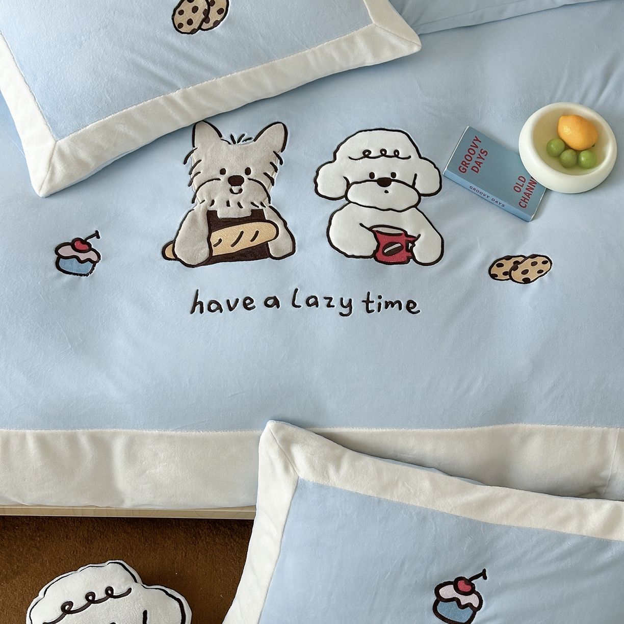 91家纺网 家纺一手货源 找家纺 爱丽丝 2025新款230克全消光牛奶绒贴布系列四件套-好朋友 天水蓝