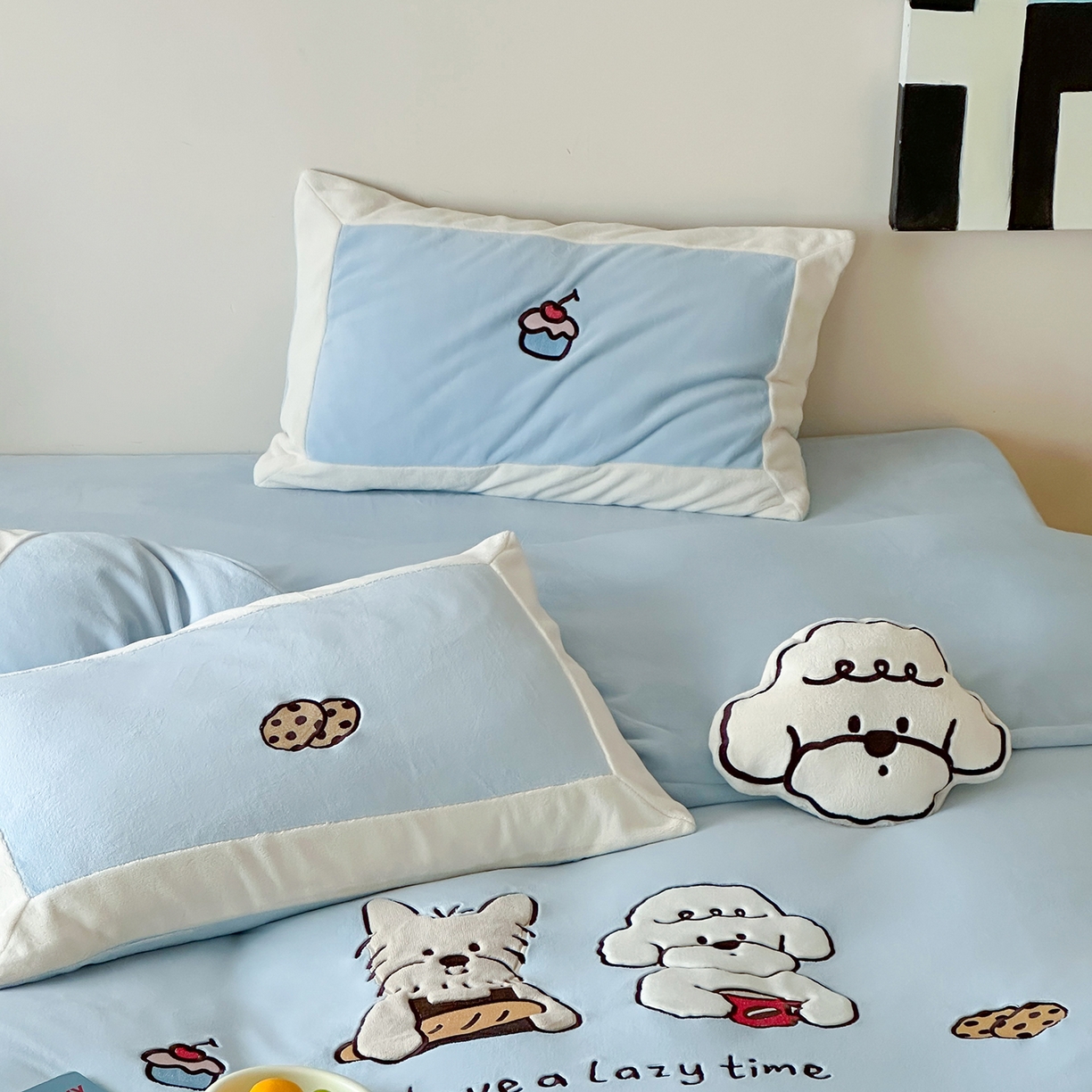 91家纺网 家纺一手货源 找家纺 爱丽丝 2025新款230克全消光牛奶绒贴布系列四件套-好朋友 天水蓝