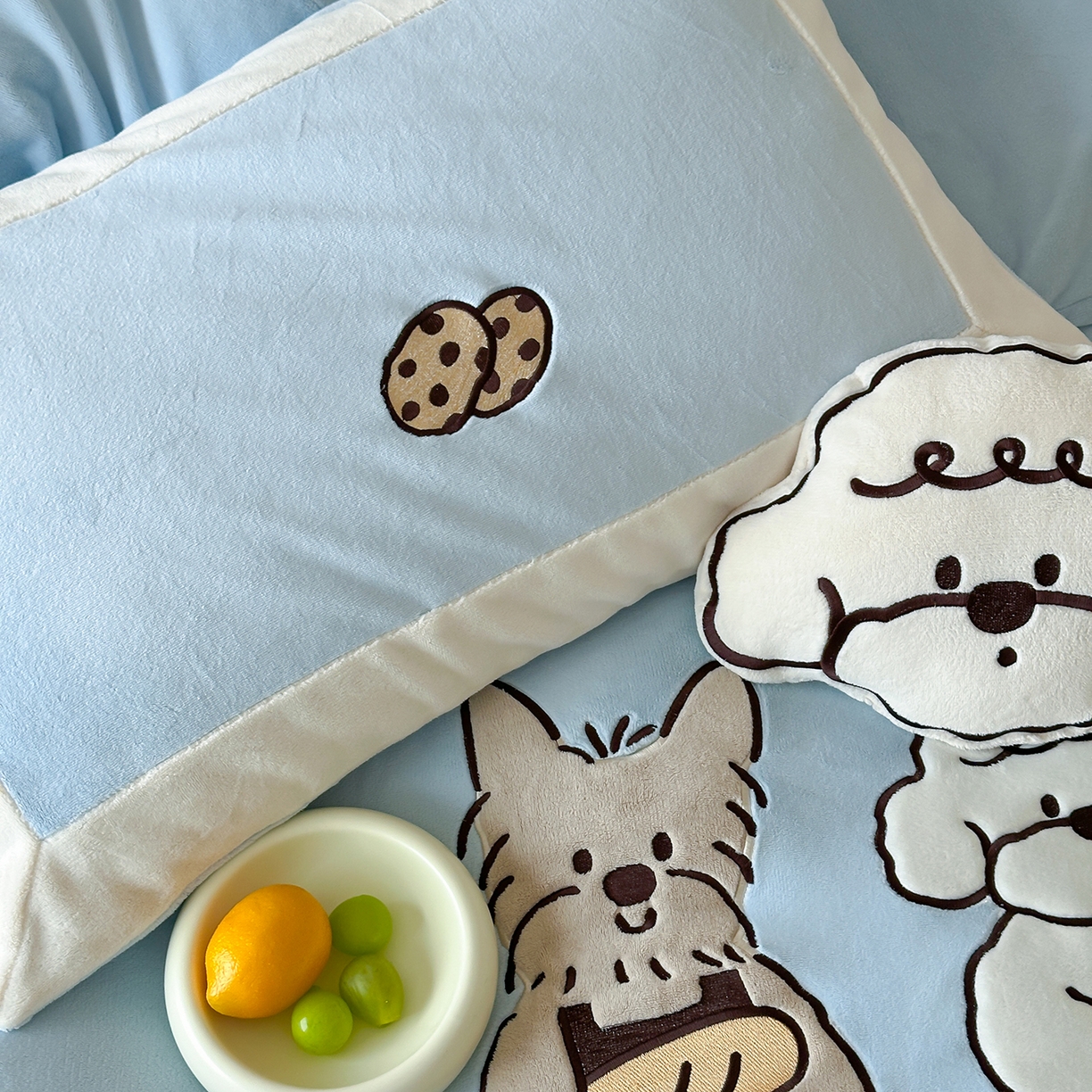 91家纺网 家纺一手货源 找家纺 爱丽丝 2025新款230克全消光牛奶绒贴布系列四件套-好朋友 天水蓝