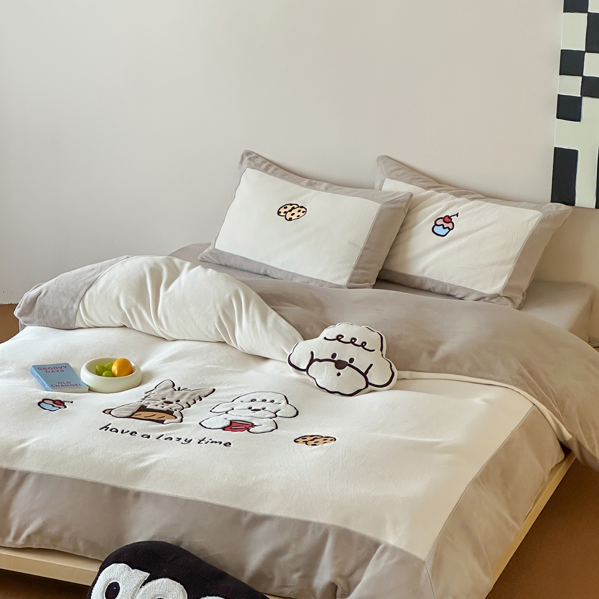 91家纺网 家纺一手货源 找家纺 （总）爱丽丝 2025新款230克全消光牛奶绒贴布系列四件套-好朋友