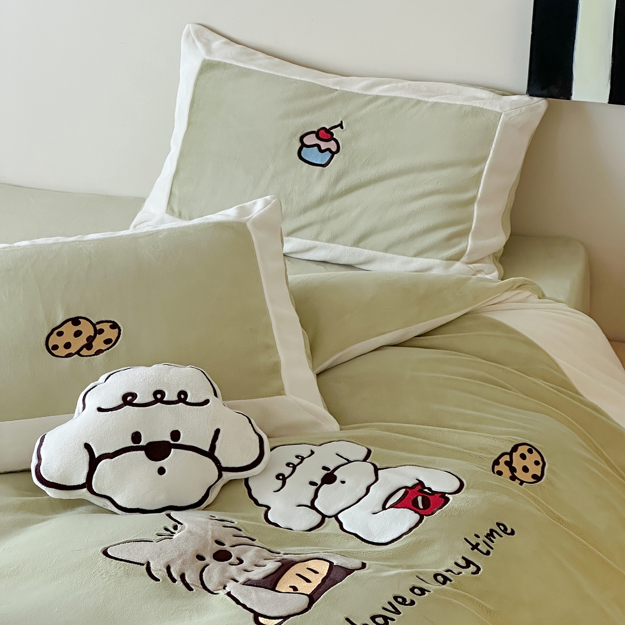 91家纺网 家纺一手货源 找家纺 爱丽丝 2025新款230克全消光牛奶绒贴布系列四件套-好朋友 奶油绿