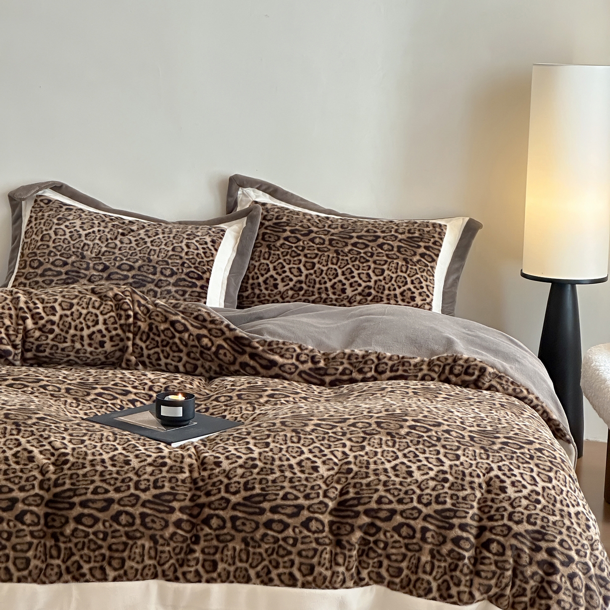 91家纺网 家纺一手货源 找家纺 （总）爱丽丝 2025新款全消光超柔牛奶绒四件套-雪貂毛系列