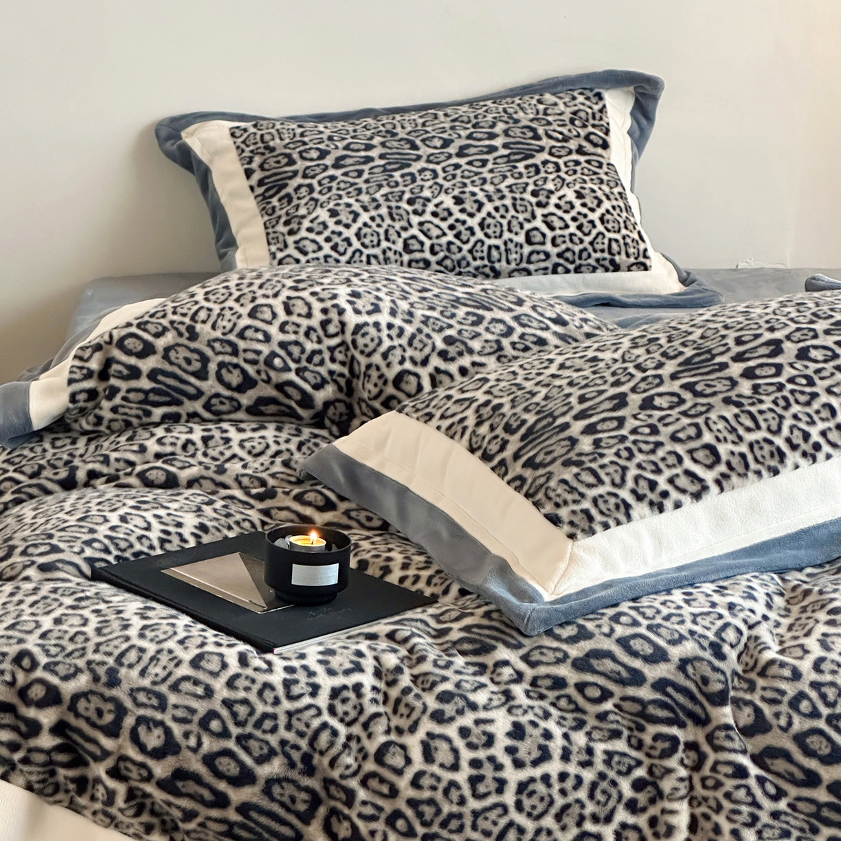 91家纺网 家纺一手货源 找家纺 （总）爱丽丝 2025新款全消光超柔牛奶绒四件套-雪貂毛系列