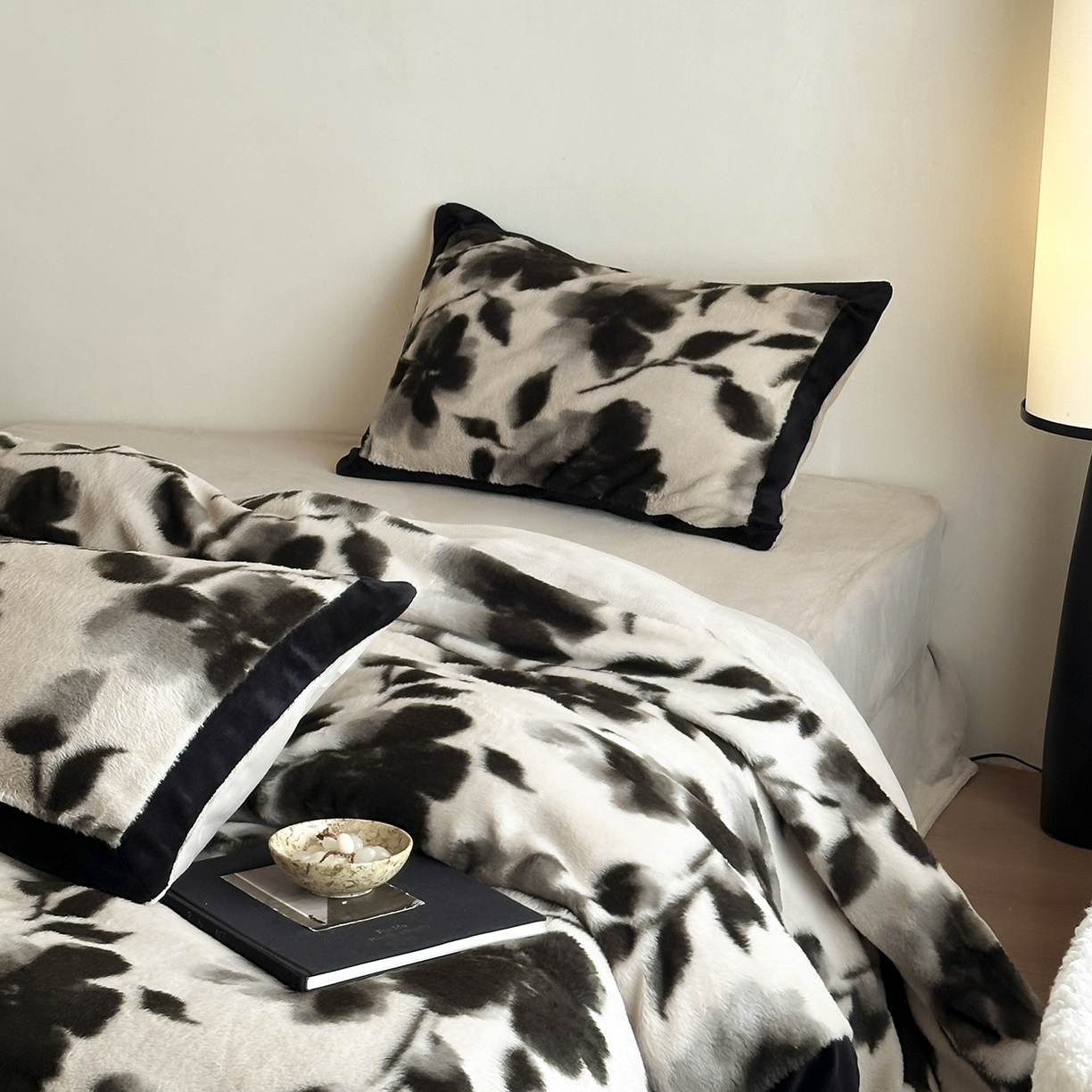 91家纺网 家纺一手货源 找家纺 （总）爱丽丝 2025新款全消光超柔牛奶绒四件套系列3