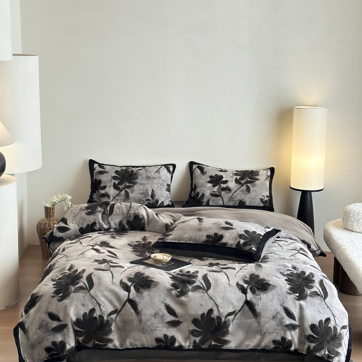 91家纺网 家纺一手货源 找家纺 爱丽丝 2025新款全消光超柔牛奶绒四件套系列3 知槿