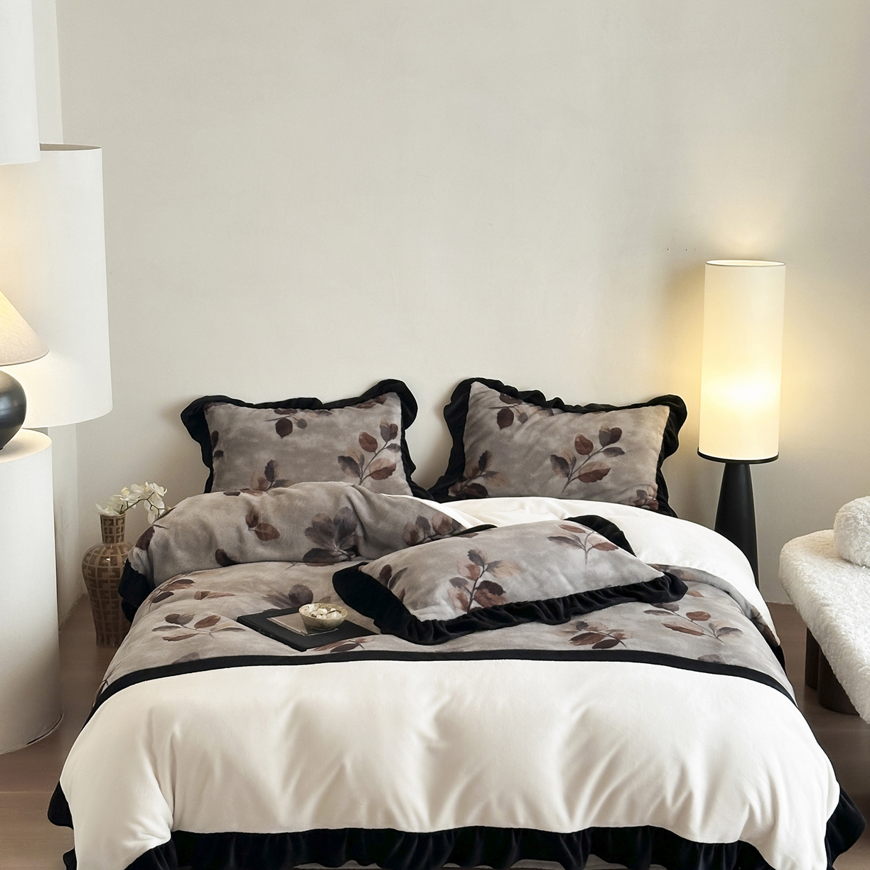 91家纺网 家纺一手货源 找家纺 爱丽丝 2025新款全消光超柔牛奶绒四件套系列2 一叶秋