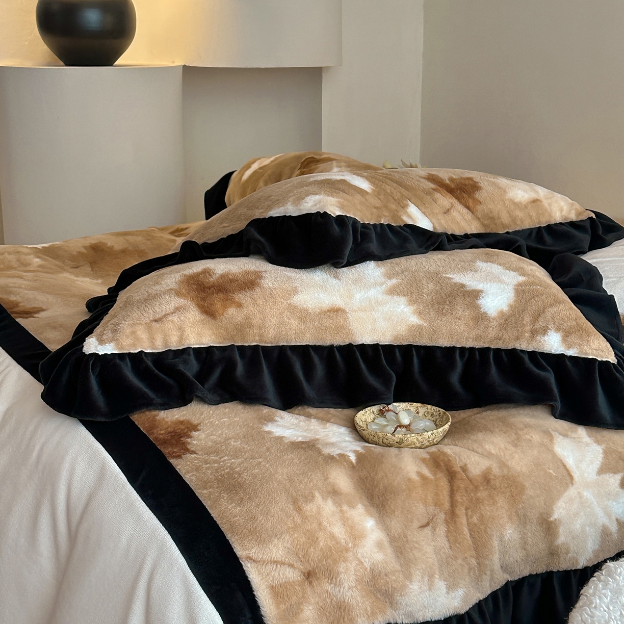 91家纺网 家纺一手货源 找家纺 爱丽丝 2025新款全消光超柔牛奶绒四件套系列2 梧桐语