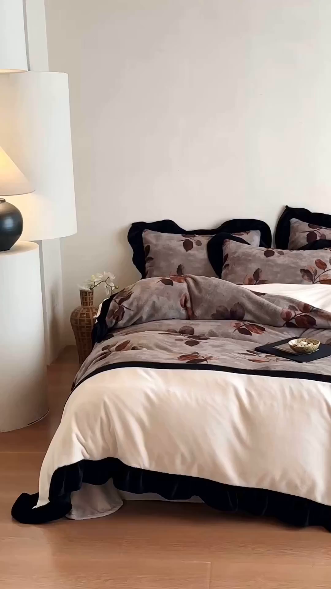 91家纺网 家纺一手货源 找家纺 爱丽丝 2025新款全消光超柔牛奶绒四件套系列2 一叶秋