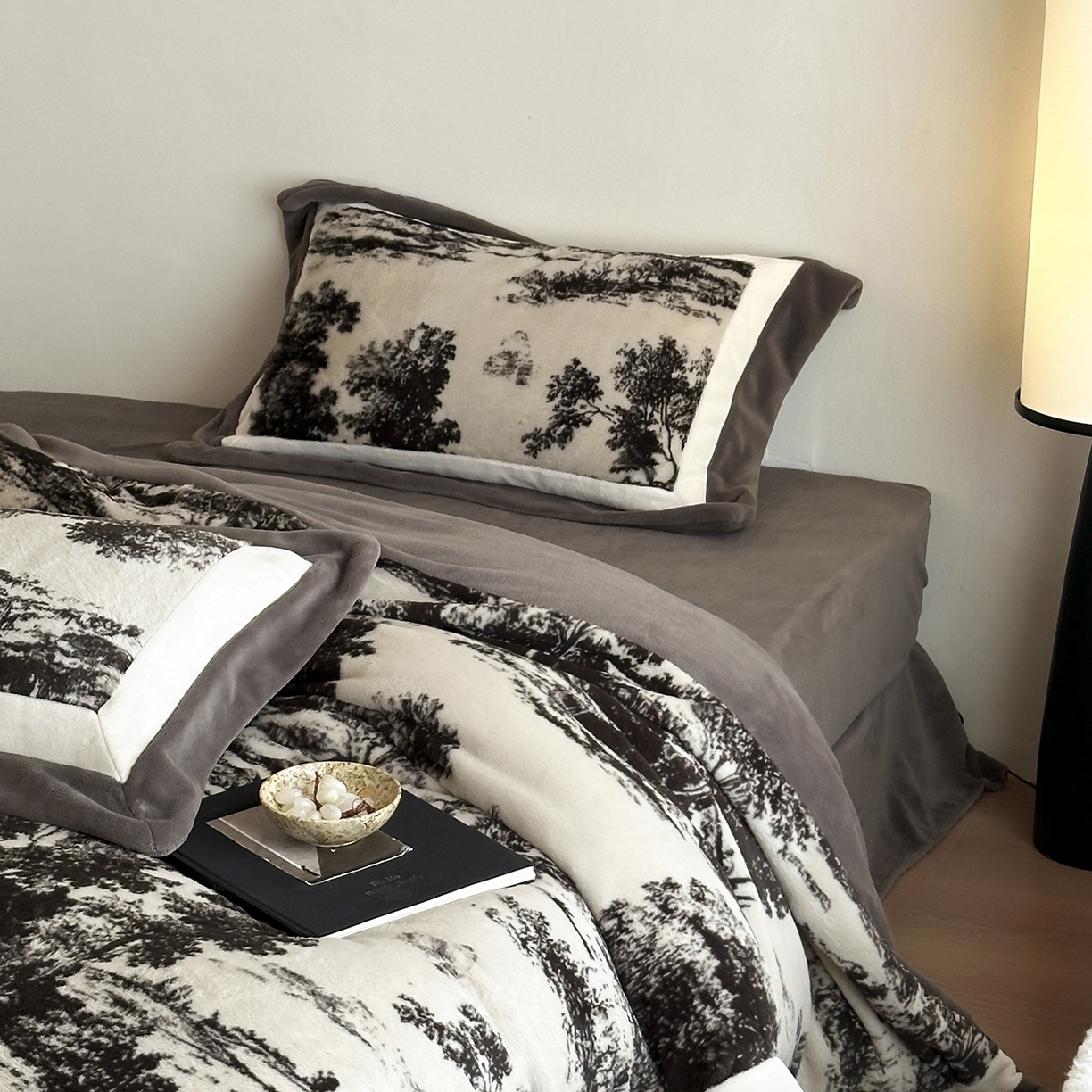 91家纺网 家纺一手货源 找家纺 （总）爱丽丝 2025新款全消光超柔牛奶绒四件套系列1