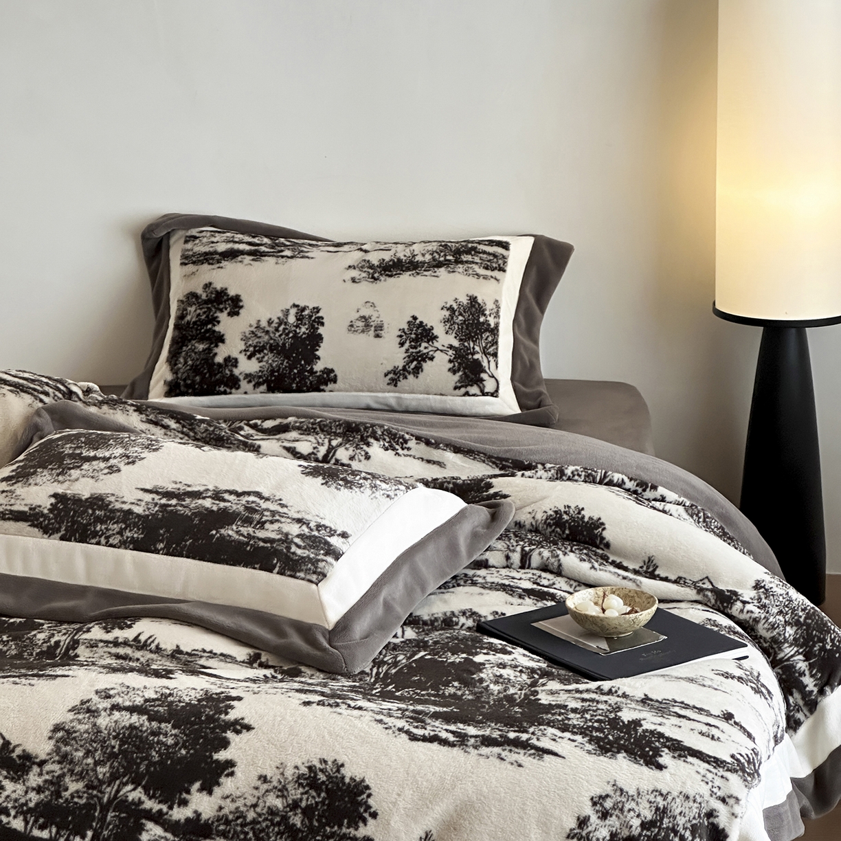 91家纺网 家纺一手货源 找家纺 （总）爱丽丝 2025新款全消光超柔牛奶绒四件套系列1