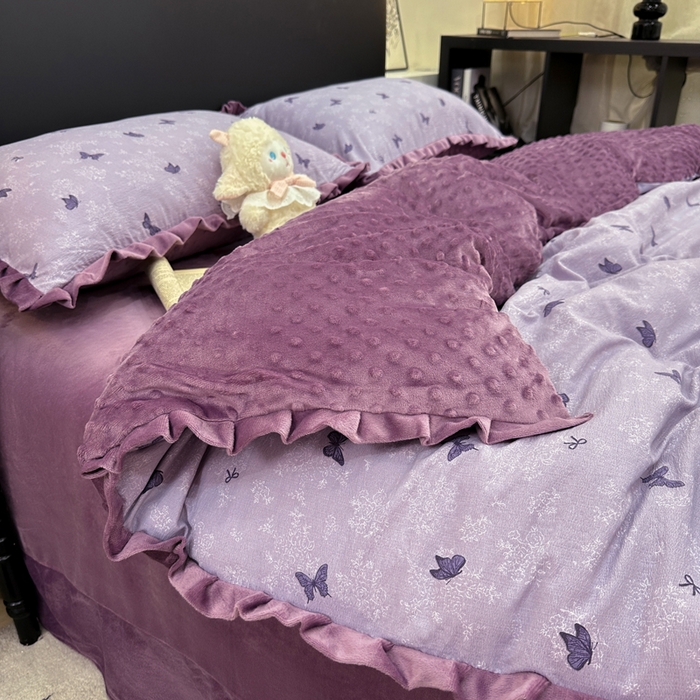 91家纺网 家纺一手货源 找家纺 仟网汇 2025新款保暖舒适棉加绒四件套 蝶影- 紫