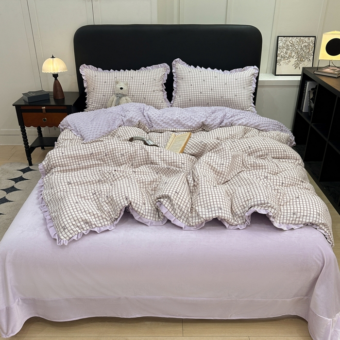 91家纺网 家纺一手货源 找家纺 仟网汇 2025新款保暖舒适棉加绒四件套 格子蝴蝶结紫
