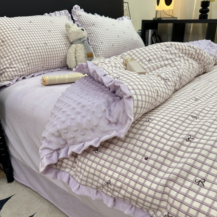 91家纺网 家纺一手货源 找家纺 仟网汇 2025新款保暖舒适棉加绒四件套 格子蝴蝶结紫