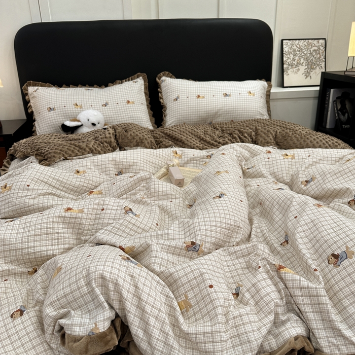 91家纺网 家纺一手货源 找家纺 仟网汇 2025新款保暖舒适棉加绒四件套 樱桃小狗