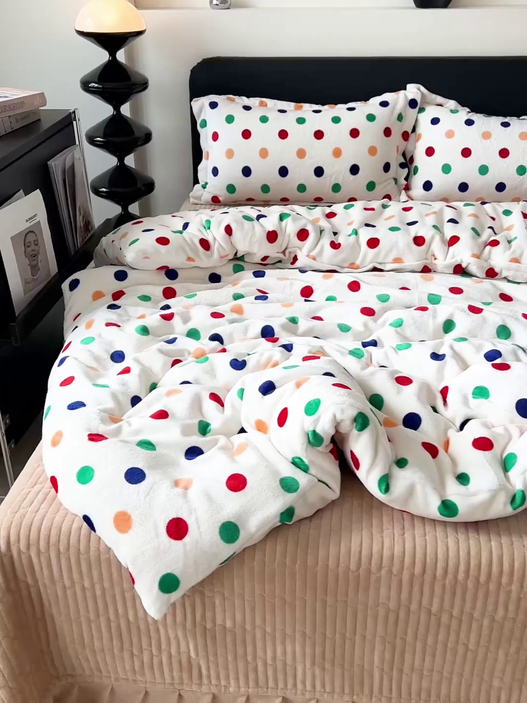 91家纺网 家纺一手货源 找家纺 梦莱斯 2025新款亲肤舒适双面牛奶绒床盖款四件套 彩虹点