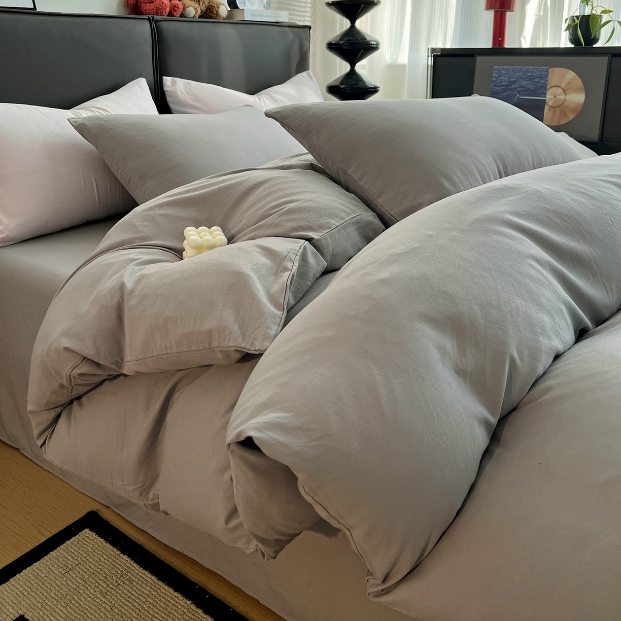 91家纺网 家纺一手货源 找家纺 凯洛奇 2025新款ins北欧风水洗棉柔软褶皱纯色被套四件套 纯色-浅灰