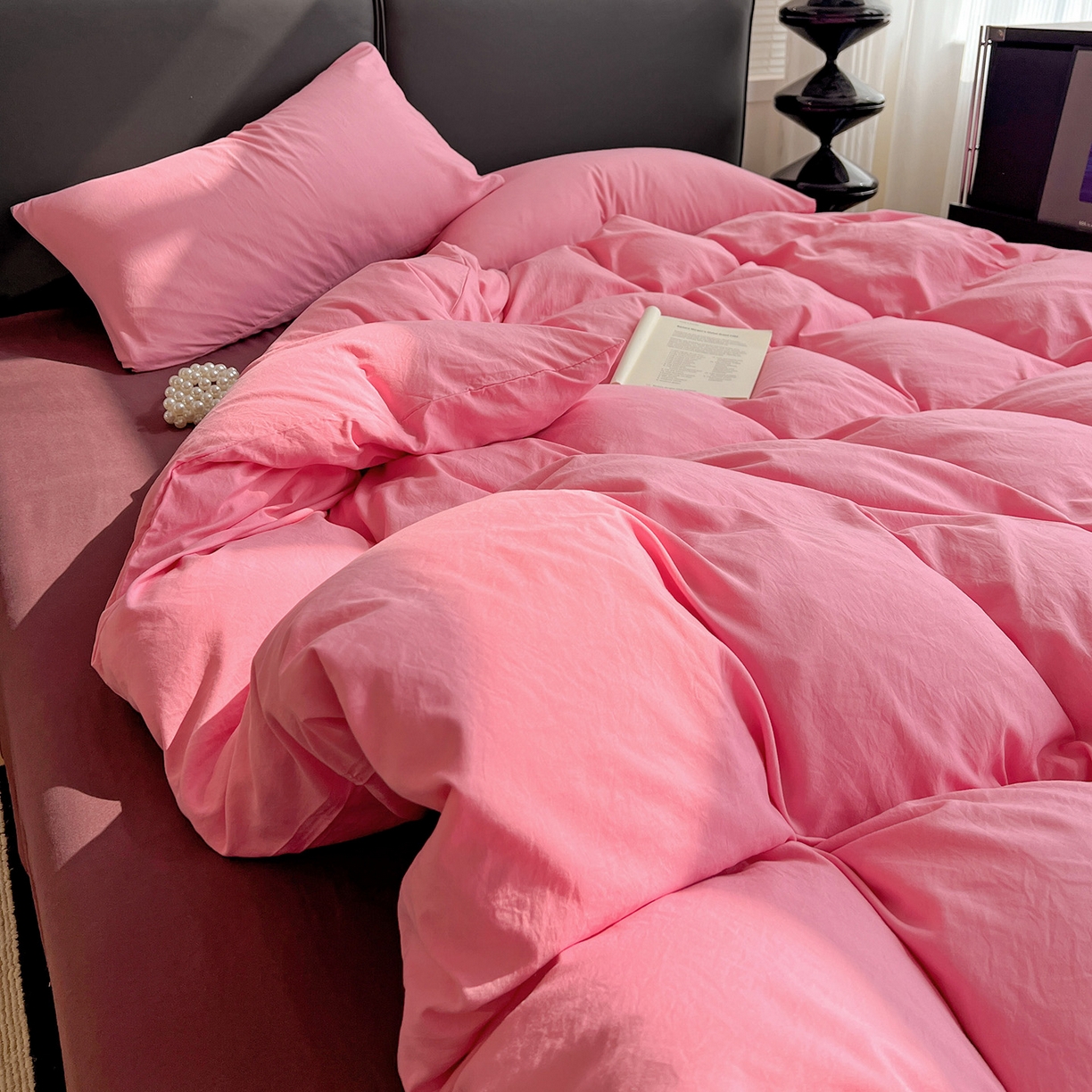 91家纺网 家纺一手货源 找家纺 凯洛奇 2025新款ins北欧风水洗棉柔软褶皱纯色被套四件套 拼色-玫红