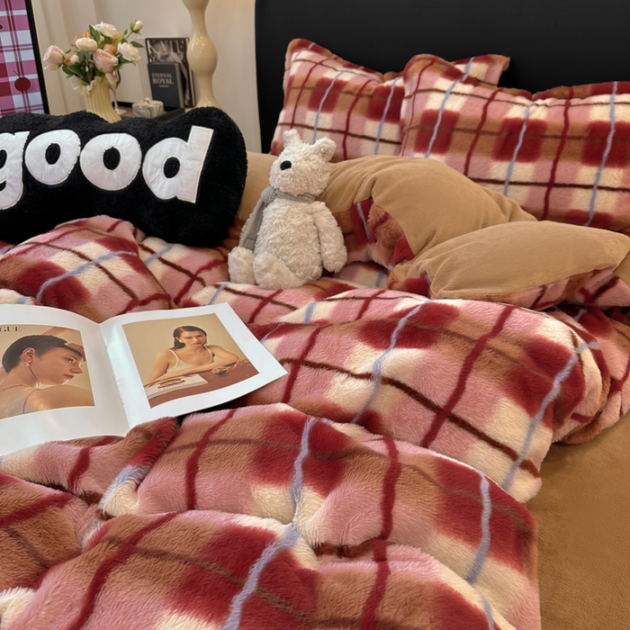 91家纺网 家纺一手货源 找家纺 仟网汇 2025新款兔毛绒印花四件套 魔法学院红