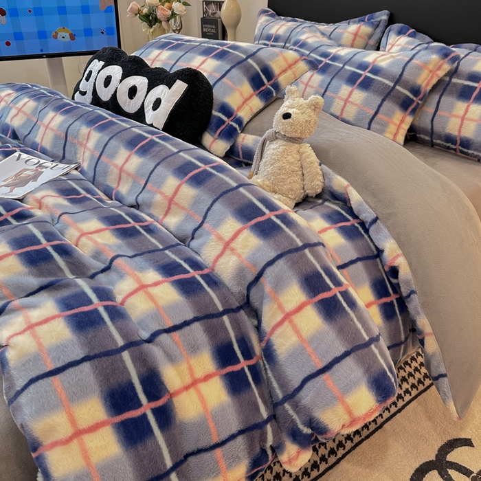 91家纺网 家纺一手货源 找家纺 仟网汇 2025新款兔毛绒印花四件套 魔法学院蓝