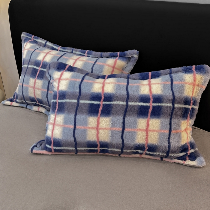 91家纺网 家纺一手货源 找家纺 仟网汇 2025新款兔毛绒印花四件套 魔法学院蓝