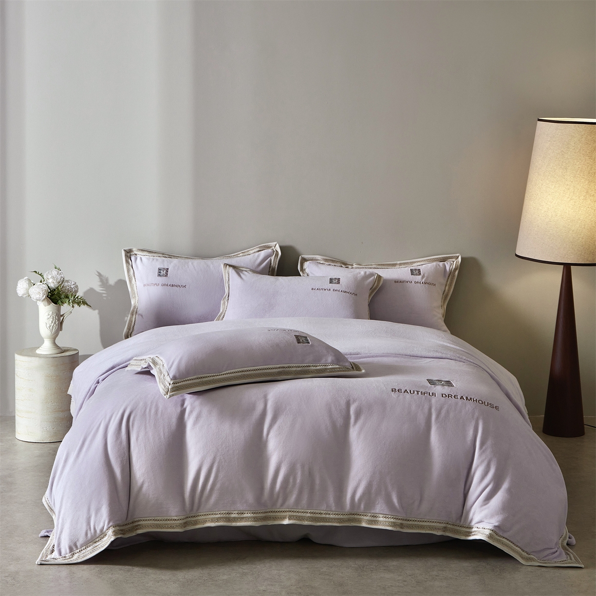 91家纺网 家纺一手货源 找家纺 优悦生活馆 2025新款纯色高克重牛奶绒刺绣四件套-理享家 理享家-紫