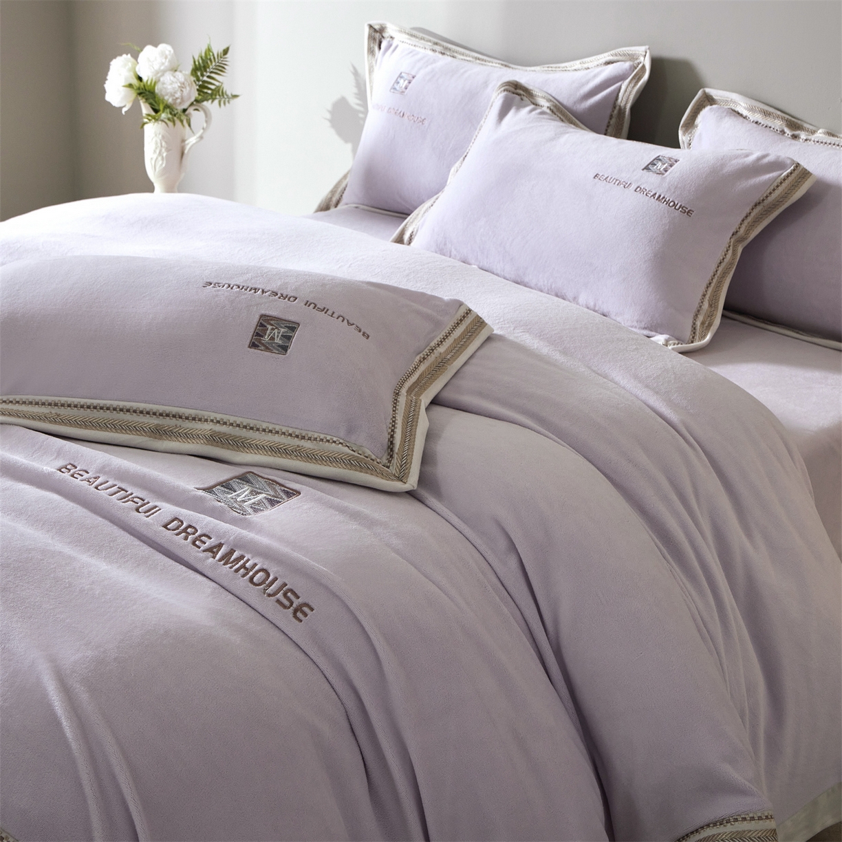 91家纺网 家纺一手货源 找家纺 （总）优悦生活馆 2025新款纯色高克重牛奶绒刺绣四件套-理享家