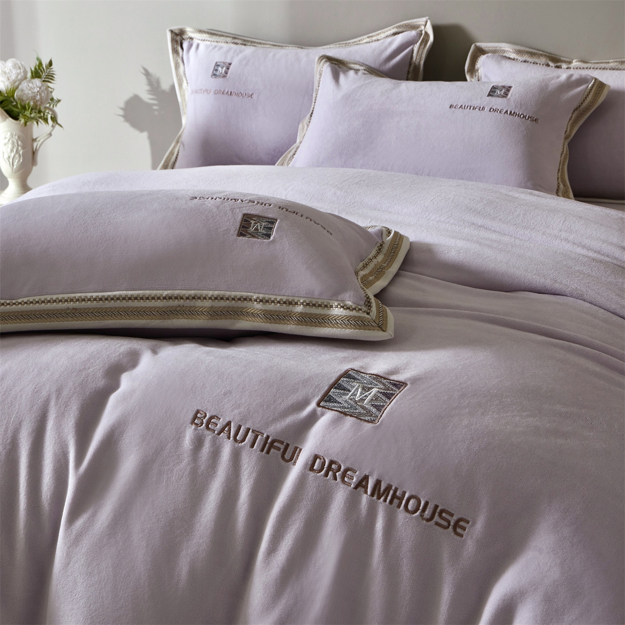 91家纺网 家纺一手货源 找家纺 （总）优悦生活馆 2025新款纯色高克重牛奶绒刺绣四件套-理享家