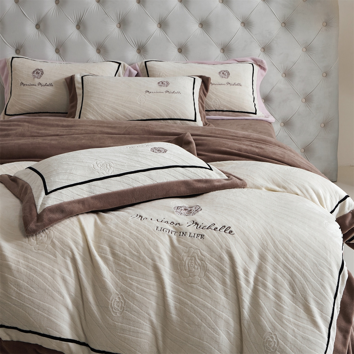 91家纺网 家纺一手货源 找家纺 优悦生活馆 2025新款雕花绒牛奶绒刺绣四件套-山茶花语 山茶花语-咖