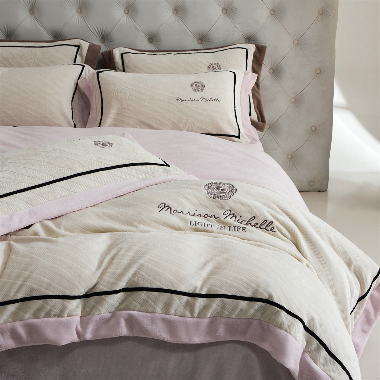 91家纺网 家纺一手货源 找家纺 （总）优悦生活馆 2025新款雕花绒牛奶绒刺绣四件套-山茶花语