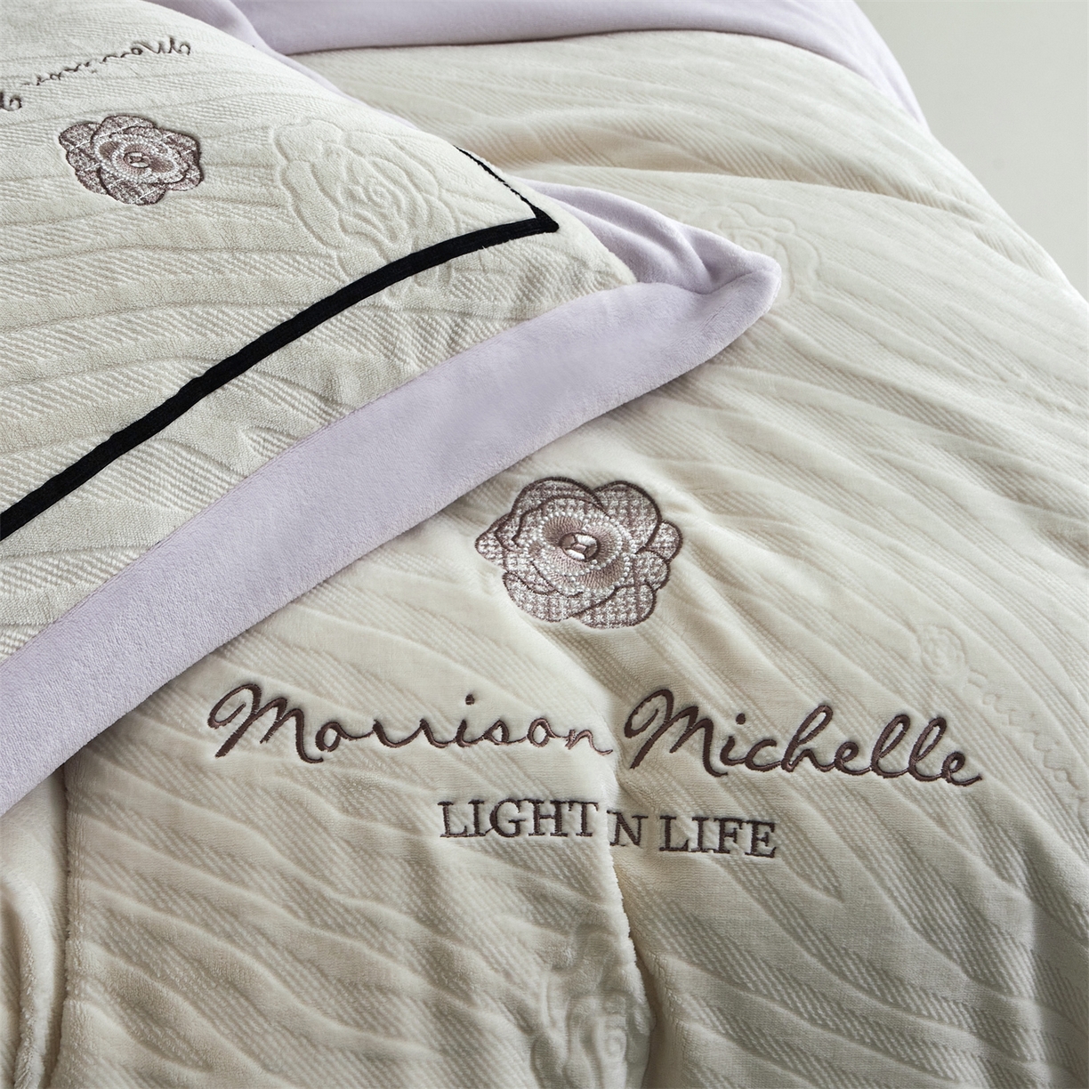 91家纺网 家纺一手货源 找家纺 优悦生活馆 2025新款雕花绒牛奶绒刺绣四件套-山茶花语 山茶花语-紫