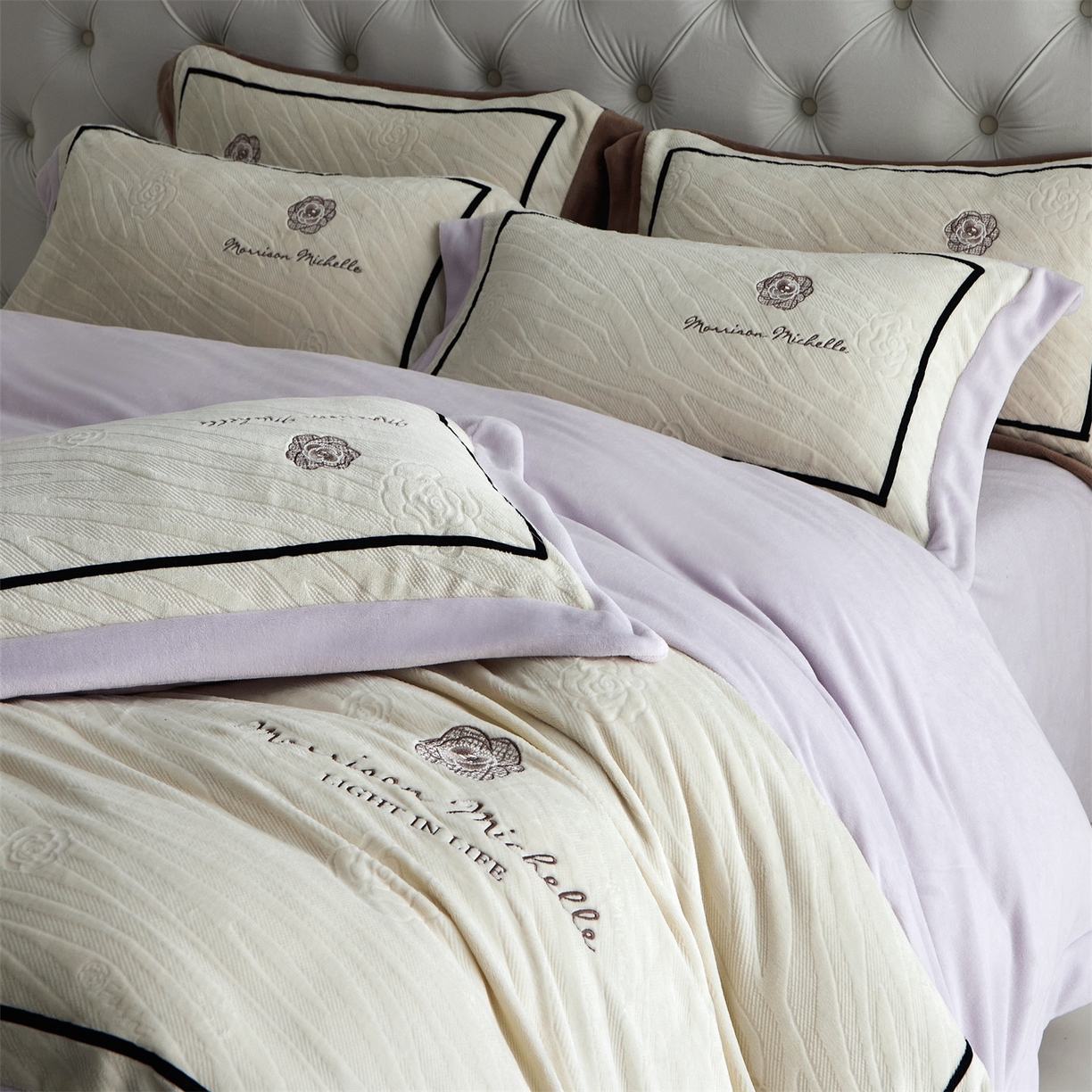 91家纺网 家纺一手货源 找家纺 优悦生活馆 2025新款雕花绒牛奶绒刺绣四件套-山茶花语 山茶花语-紫